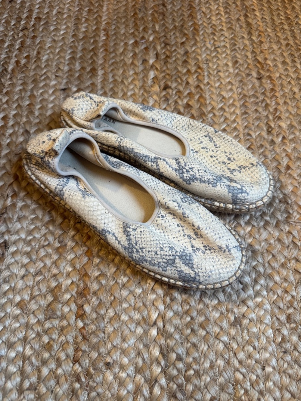 COLE HAAN 8B Grand OS FAUX Snake Slip On Flat Pinch Maine Classic